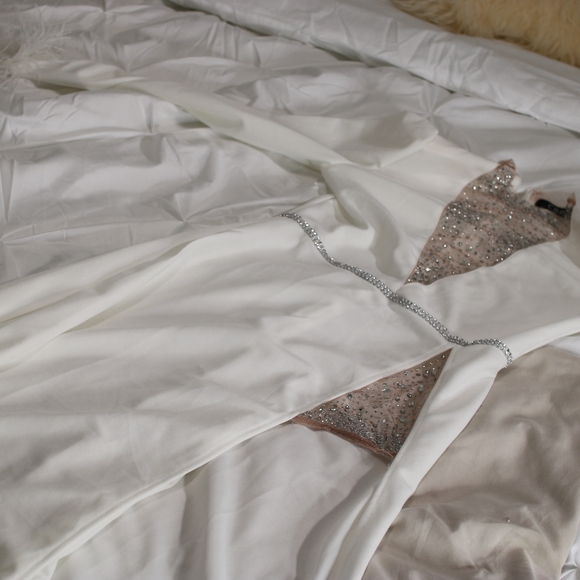 White dress with sequins - Picture 3 of 5